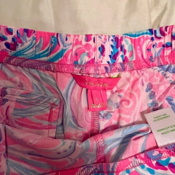 Lilly Pulitzer Ocean View Short in Don't be Jelly Shorts Prosecco Pink | L - Picture 3 of 6
